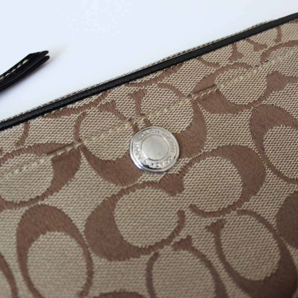 Coach Wristlet - Picture 3 of 8